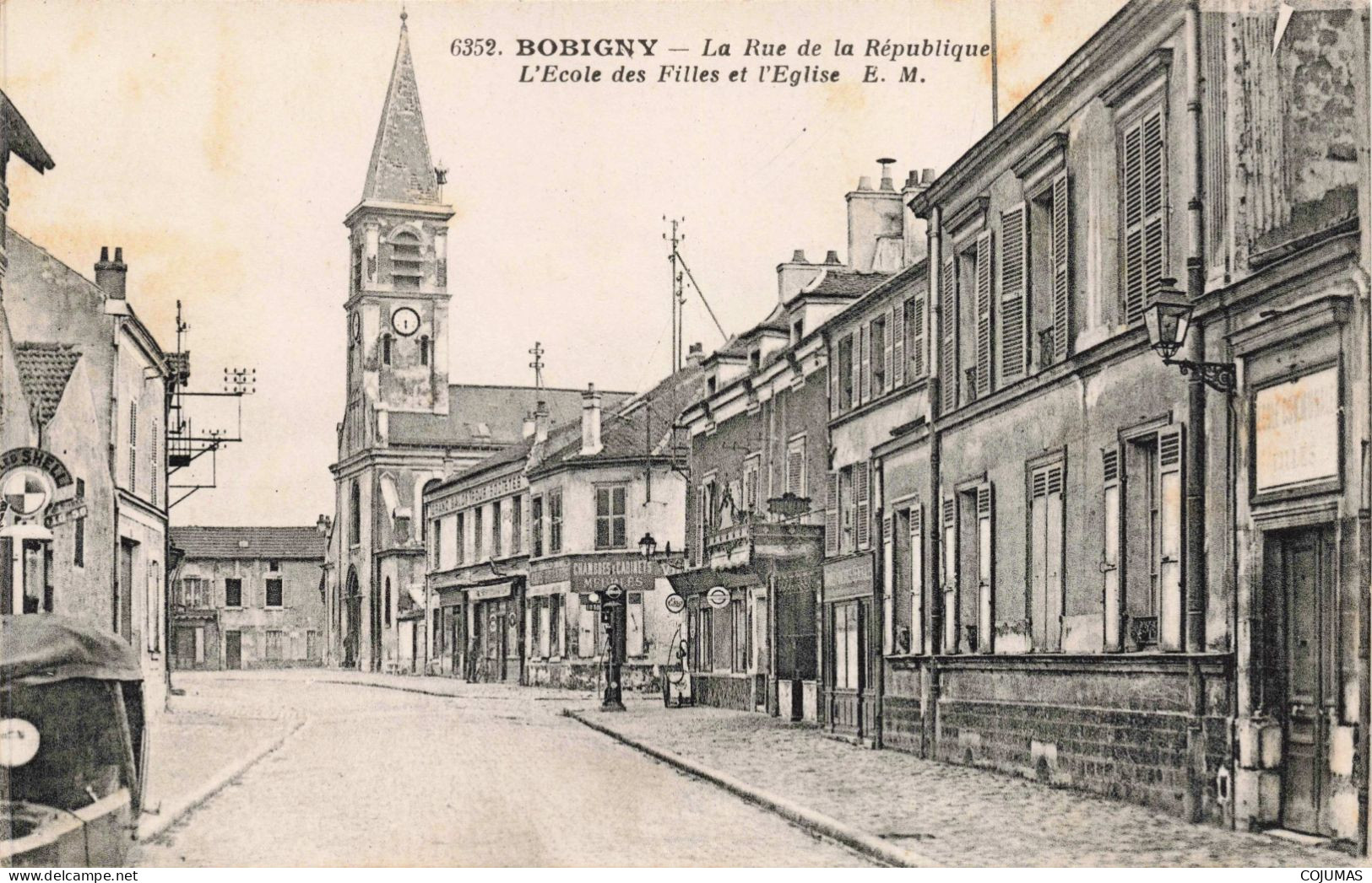 93 - BOBIGNY - S14766 - La Rue De La République - L'Ecole Des Filles Et L'Eglise - L23 - Bobigny