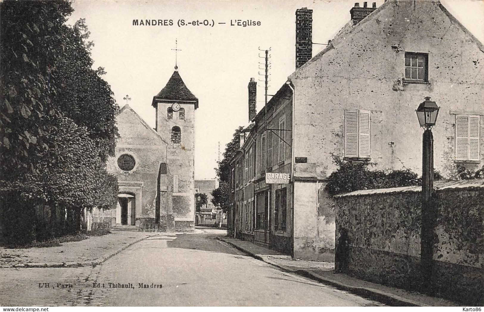 Mandres * Rue Et L'église Du Village - Mandres Les Roses