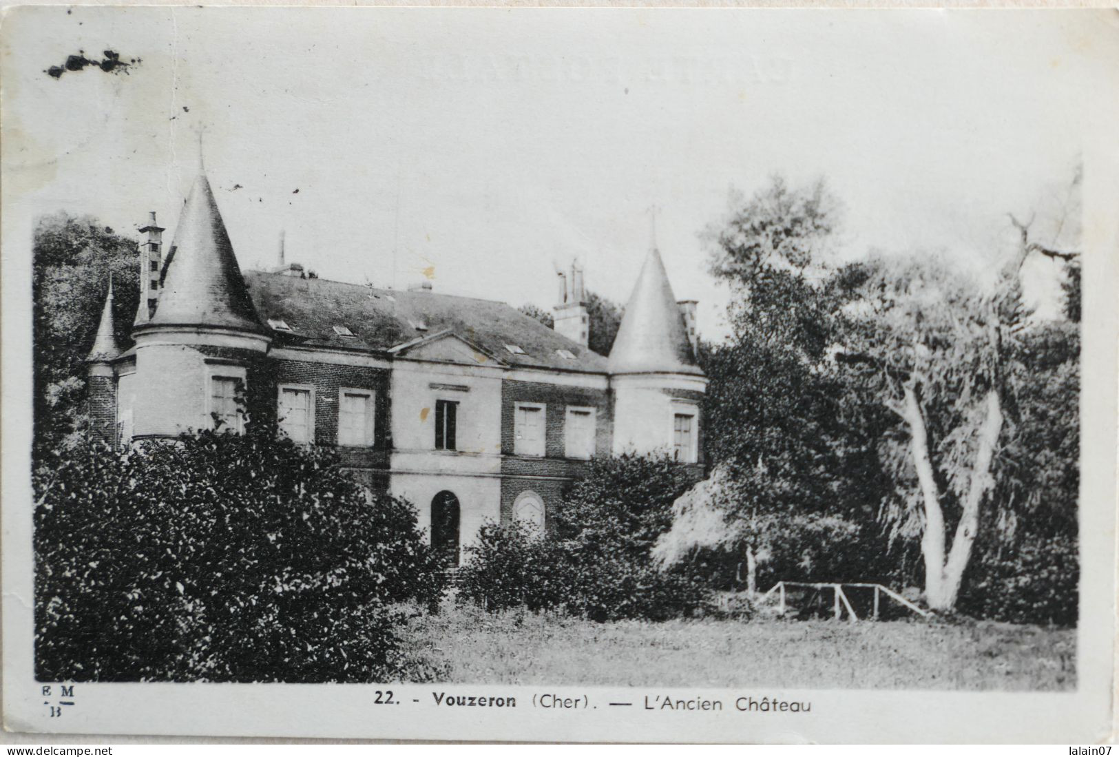 C. P. A. : 18 : VOUZERON : L'Ancien Château, Timbre En 1943 - Vouzeron