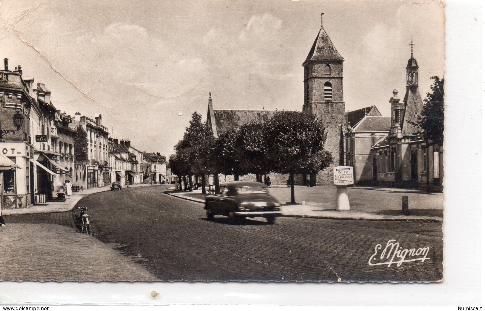 Le Perray-en-Yvelines Rue De Paris Place De La Mairie Voiture Commerces - Le Perray En Yvelines