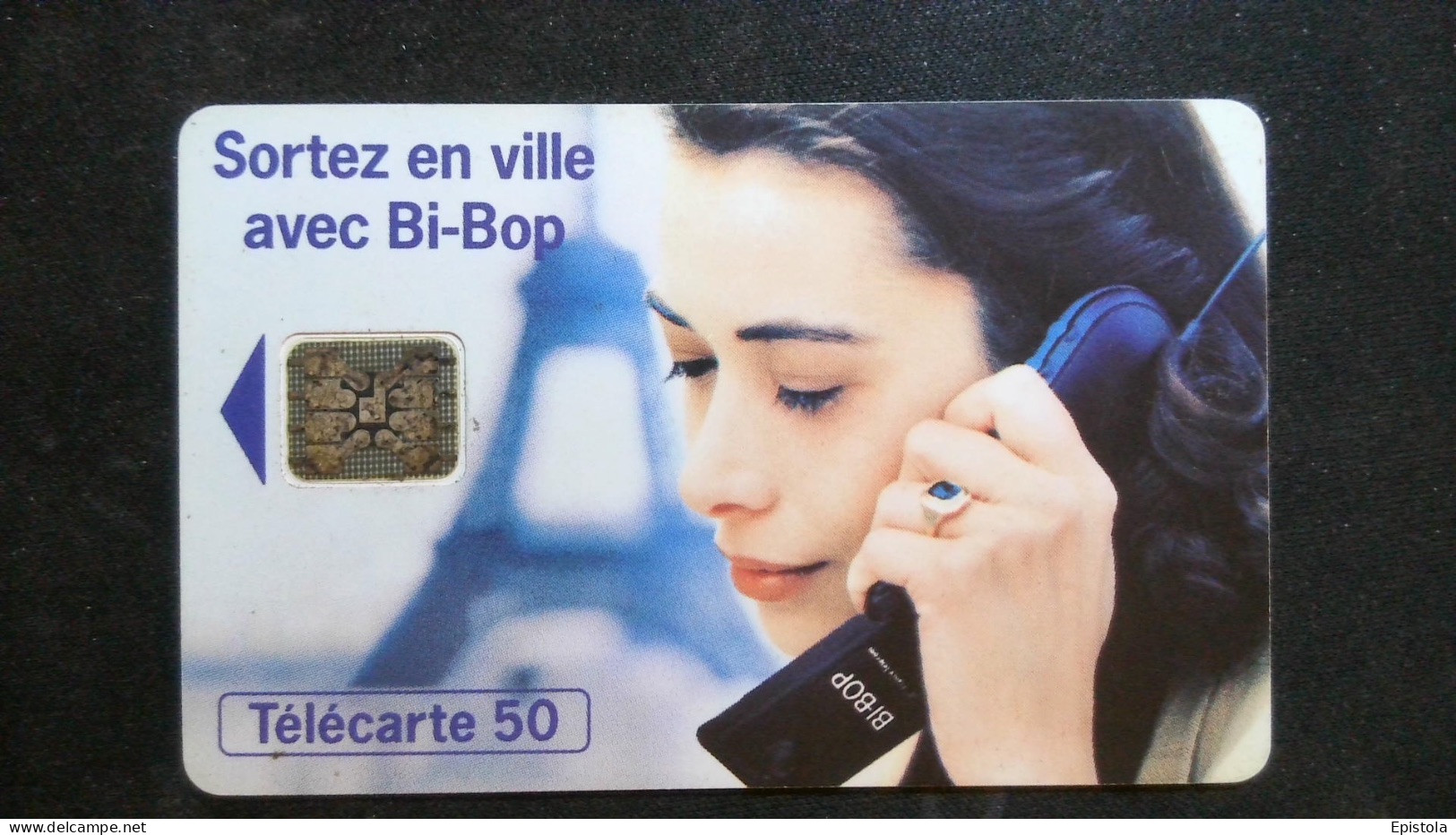 ► France : Télécarte  PARIS Tour Eiffel  Femme Parisienne En 1993 - Sortez En Ville Avec BI-BOP - Telefoon