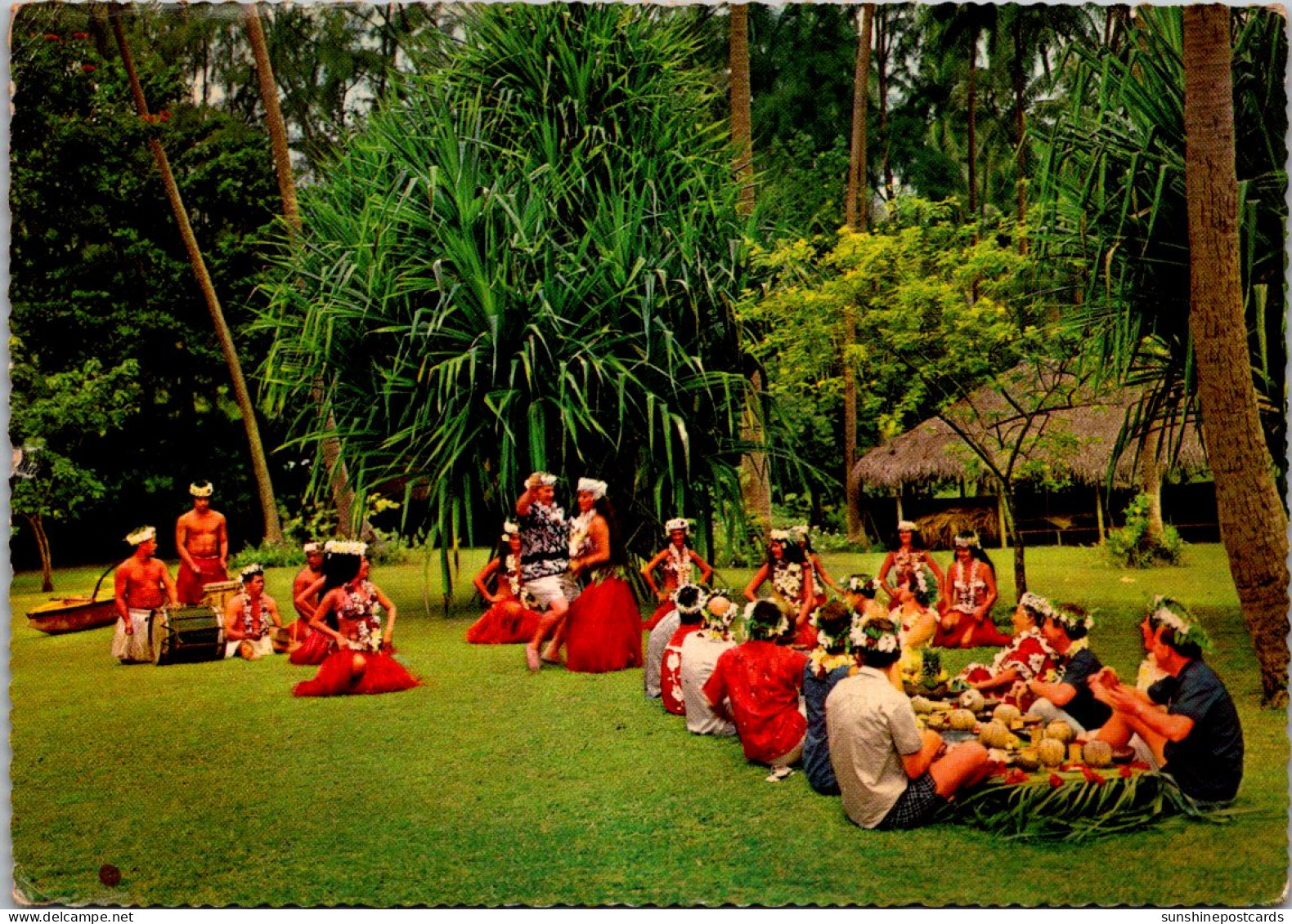 Tahiti Island Of Kindness Locals Welcoming Tourists 1971 - Tahiti