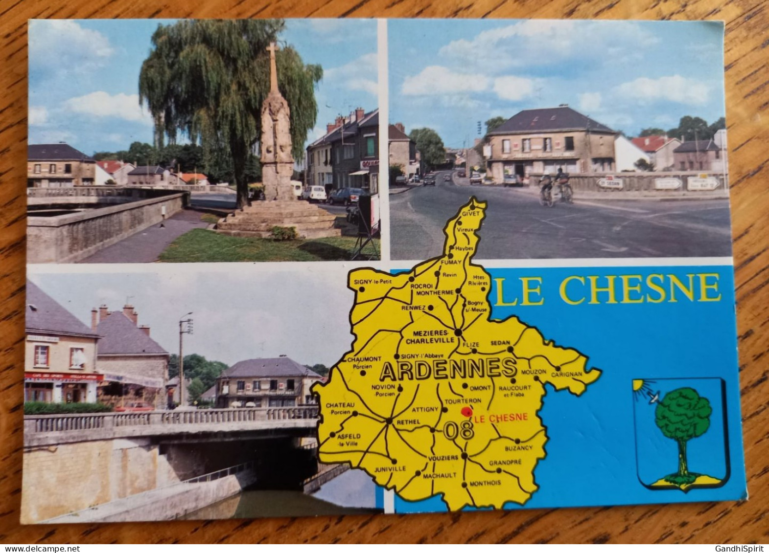 Le Chesne (Ardennes) - Café Des Sports, Restaurant Au Sanglier Des Ardennes, Le Monument - CPSM GF - Le Chesne