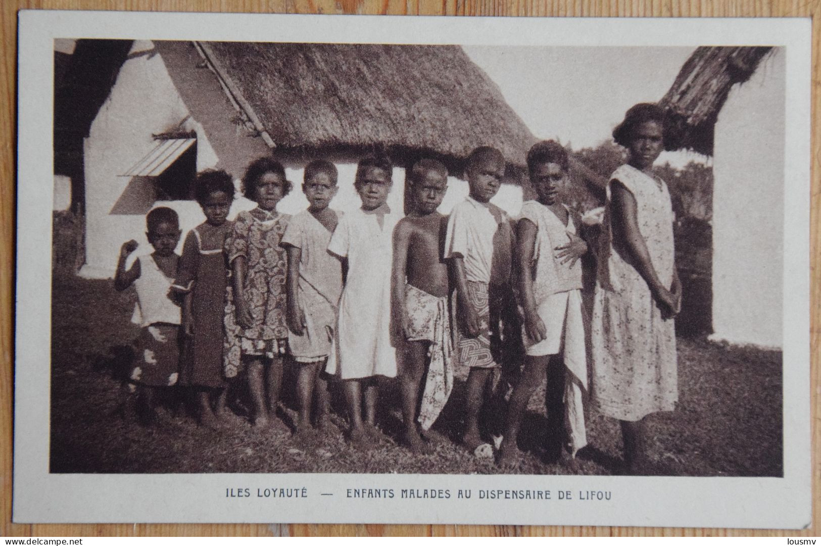 Nouvelle-Calédonie - Iles Loyauté - Enfants Malades Au Dispensaire De Lifou - Animée : Belle Animation - (n°26188) - Nouvelle Calédonie