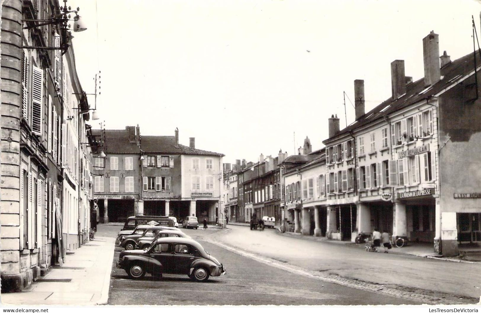 FRANCE - 55 - STENAY - Place Raymond Poincaré - Carte Postale Ancienne - Stenay