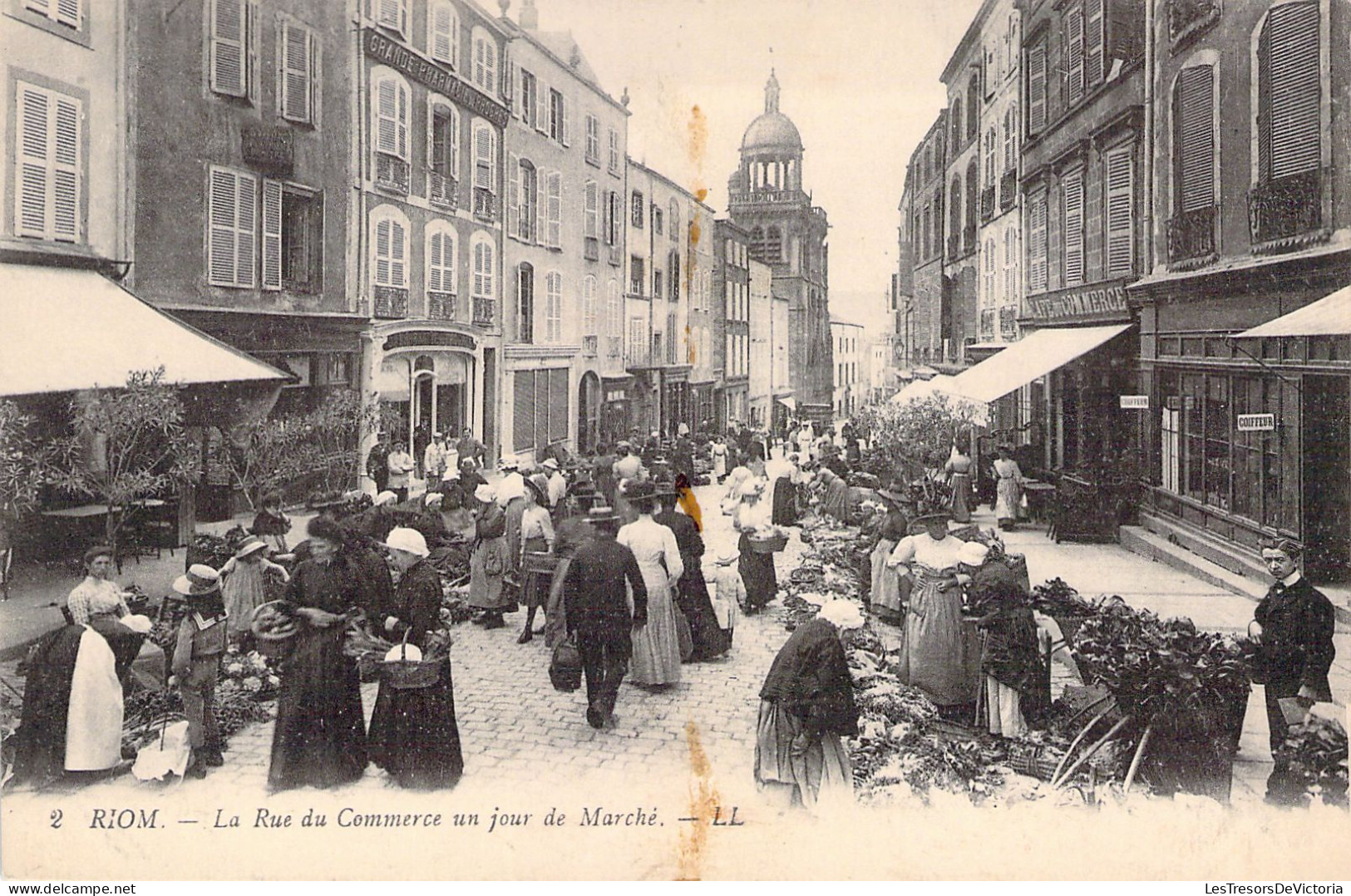 COMMERCE - Marchés - RIOM - La Rue Du Commerce Un Jour De Marché - Carte Postale Ancienne - Märkte