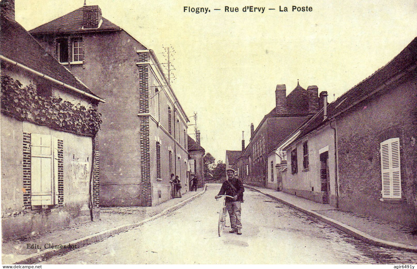 - FLOGNY (89) -  La Poste, Rue D'Ervy  (animée, Facteur?)  -25359- - Flogny La Chapelle