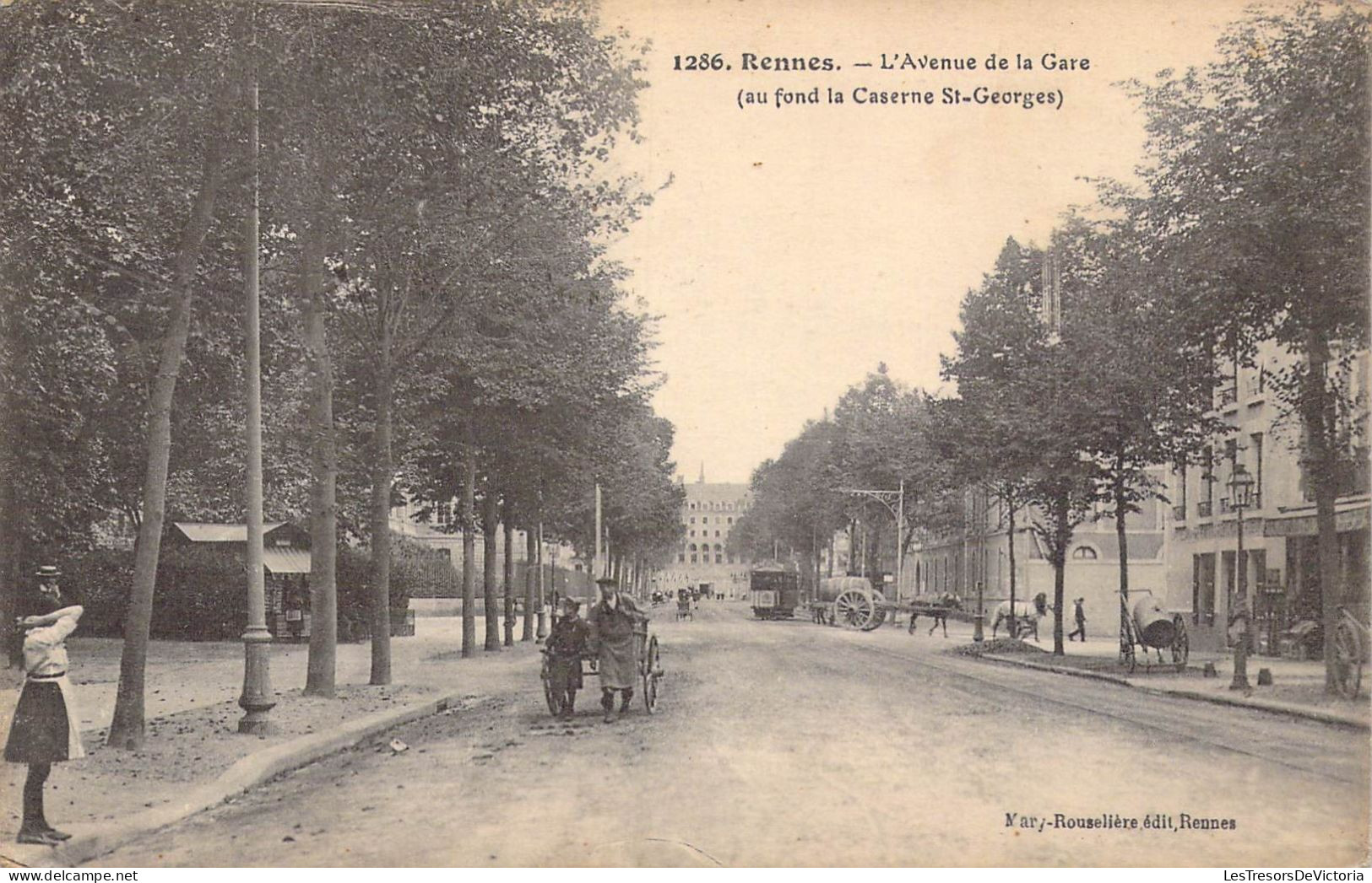 FRANCE - 35 - Rennes - L'Avenue De La Gare ( Au Fond La Caserne St-Georges ) - Carte Postale Ancienne - Rennes