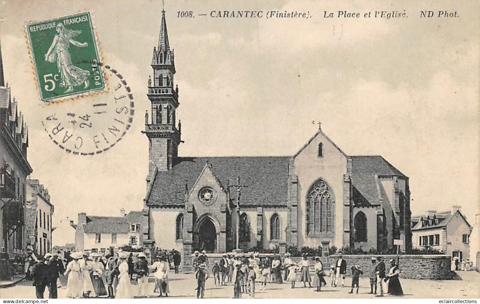 Carantec        29         La  Place Et Eglise.  N° 1008      (voir Scan) - Carantec