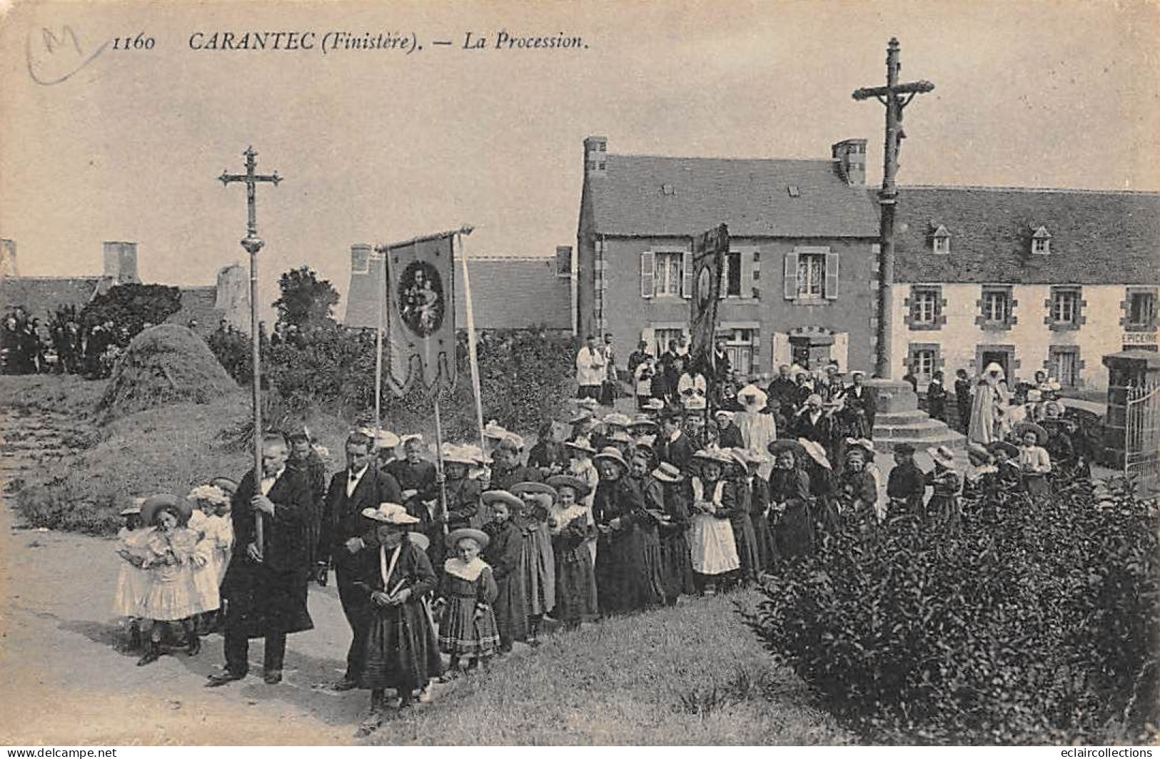 Carantec         29         La Procession        N° 1160    (voir Scan) - Carantec