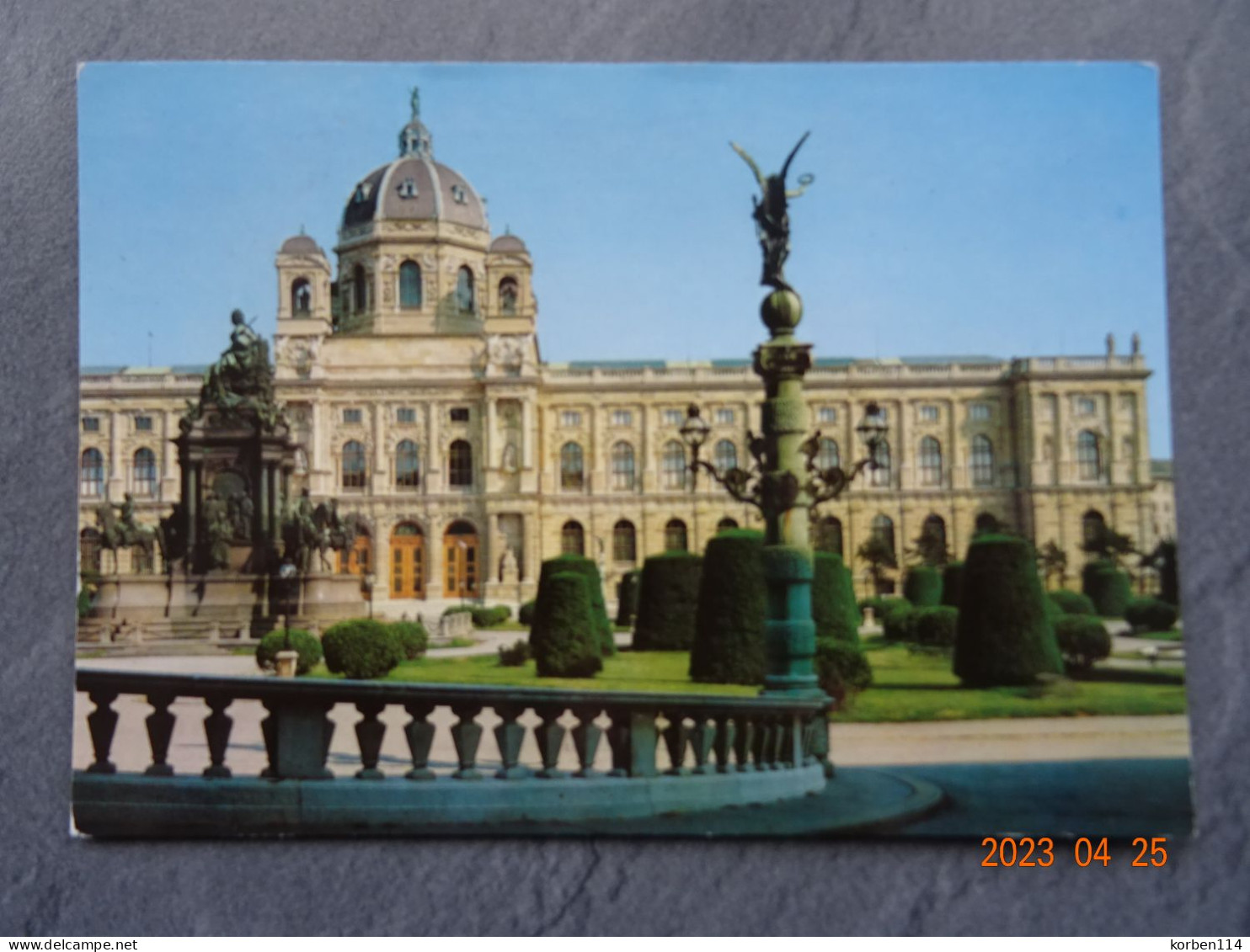 KUNSTHISTORISCHES MUSEUM - Museums