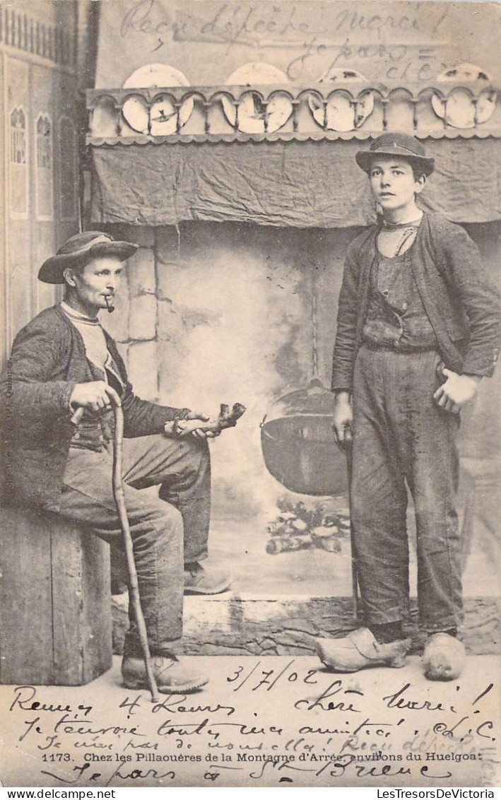 FOLKLORE - Chez Les Pillaouères De La Montagne D'Arrée - Environs Du Huelgoat - Carte Postale Ancienne - Vestuarios