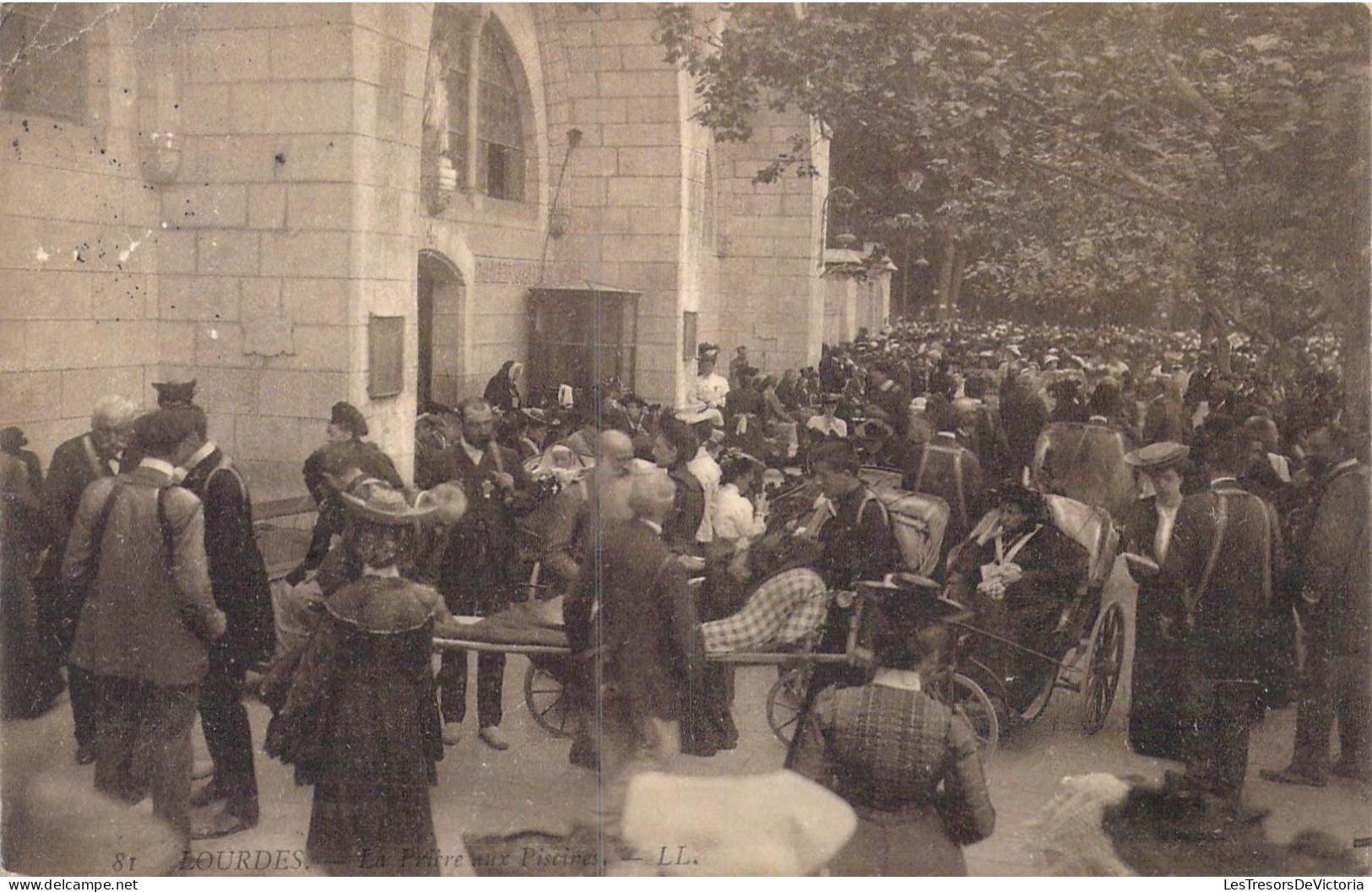 FRANCE - 65 - Lourdes - La Prière Aux Piscines - Carte Postale Ancienne - Lourdes