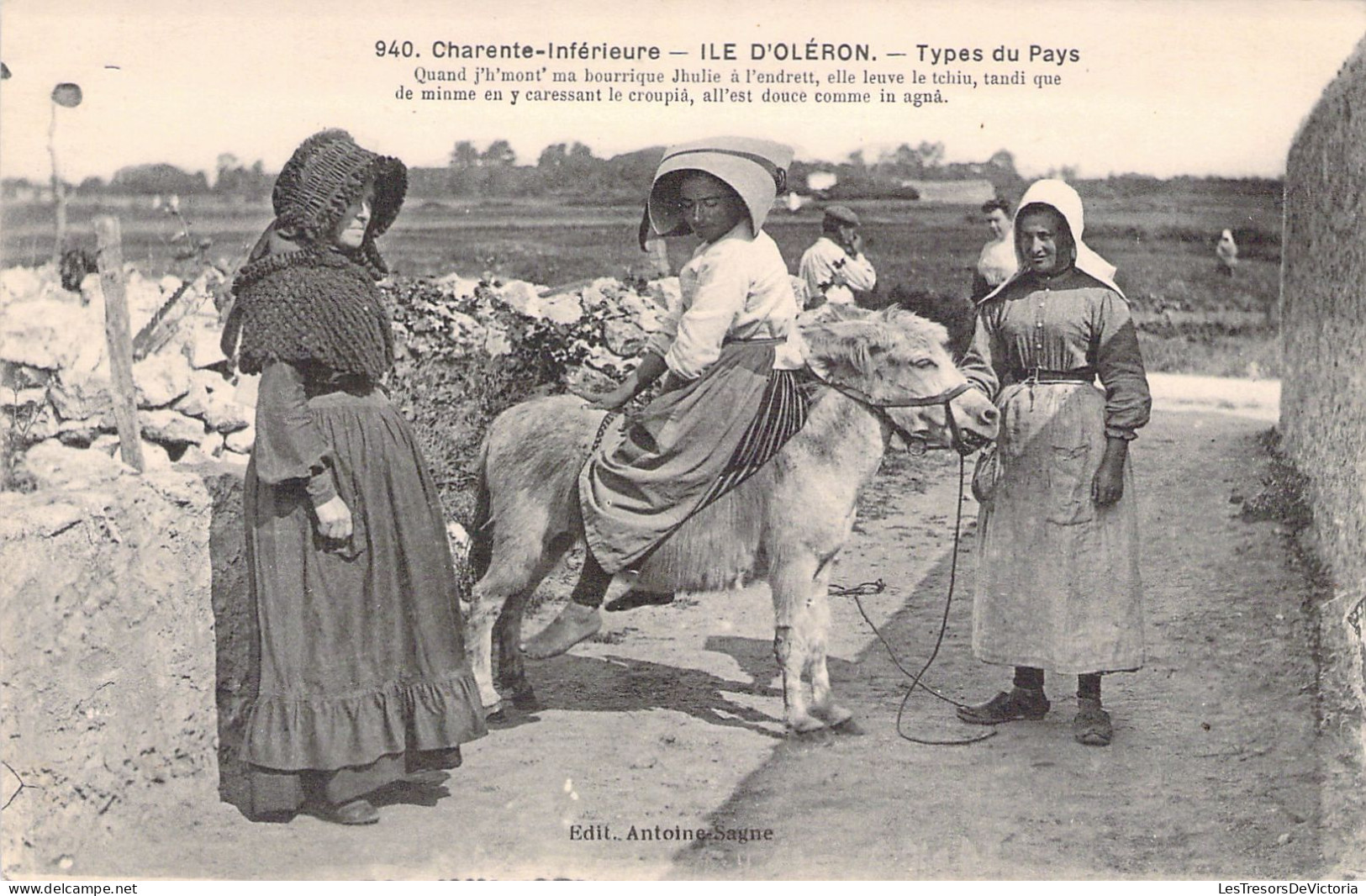 FOLKLORE - Charente Inférieure - Ile D'Oléron - Types Du Pays - Carte Postale Ancienne - Kostums