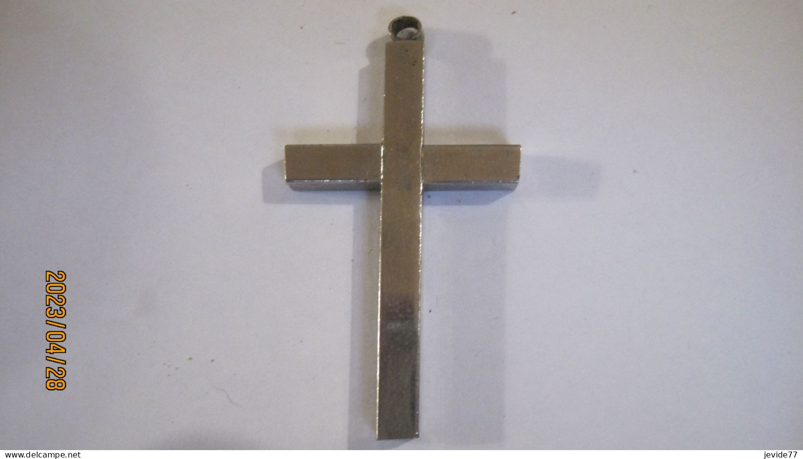 ANCIEN PENDENTIF EN METAL CROIX CHRIST CHRISTIANISME - Hangers