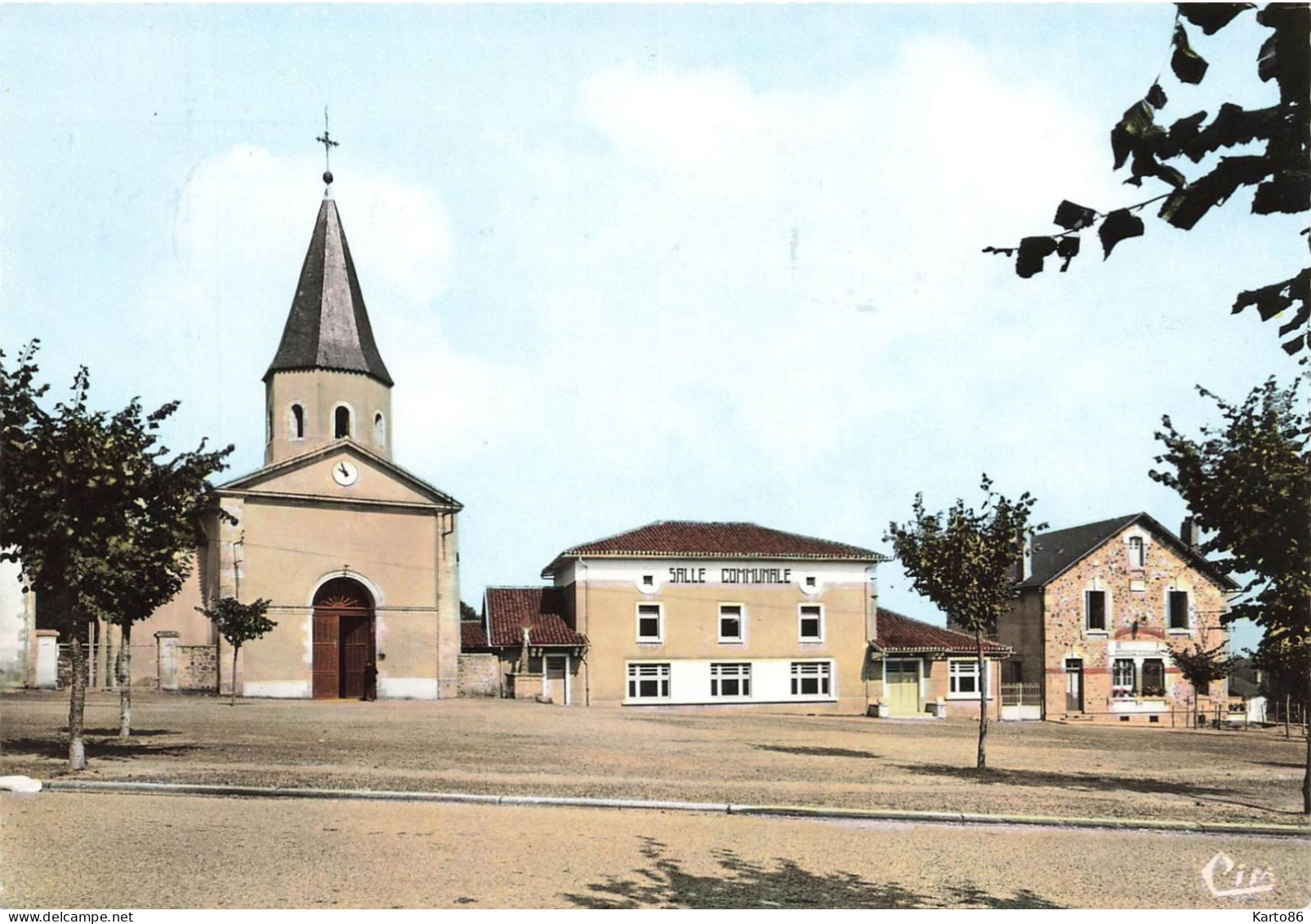 Nantiat * La Place De L'église * La Salle Communale - Nantiat