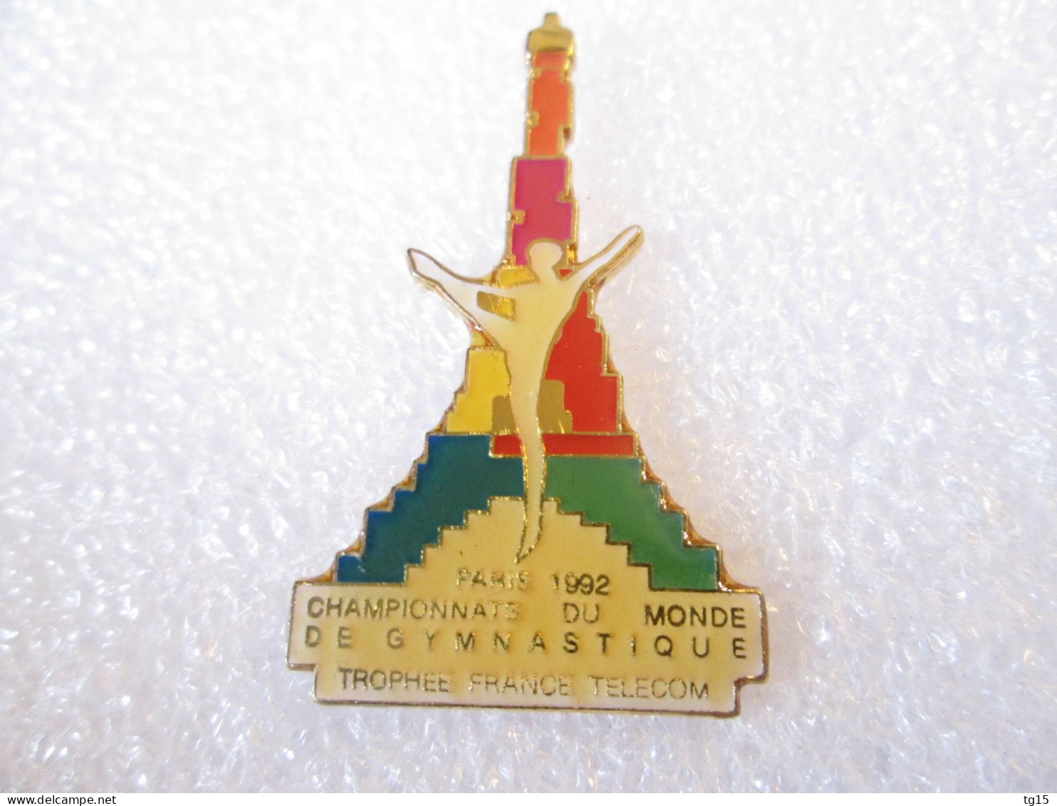 PIN'S    GYMNASTIQUE  CHAMPIONNAT DU MONDE PARIS 1992 TROPHÉE FRANCE TELECOM  TOUR EIFFEL - Gimnasia