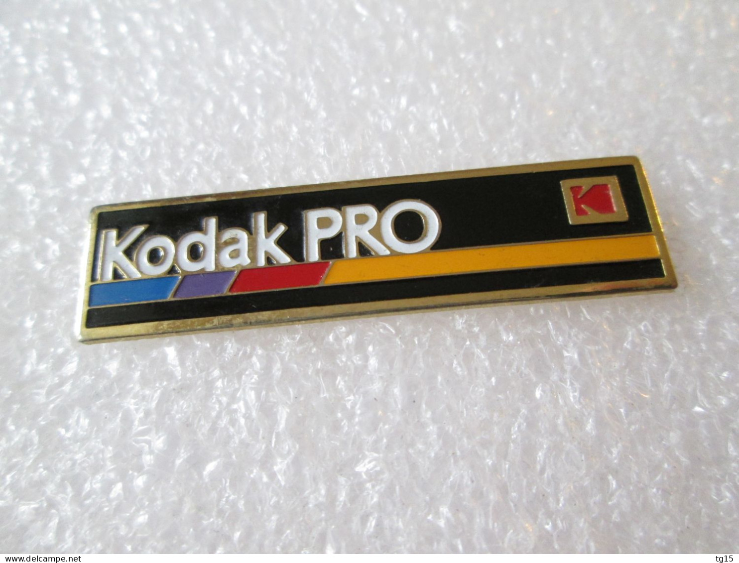 PIN'S     KODAK   PRO - Photographie