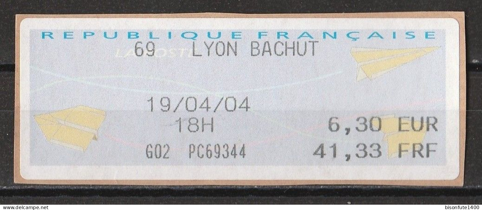 France 2004 : Vignette Type "Avions En Papier" : Lyon Bachut ( Voir Photo ). - 2000 « Avions En Papier »