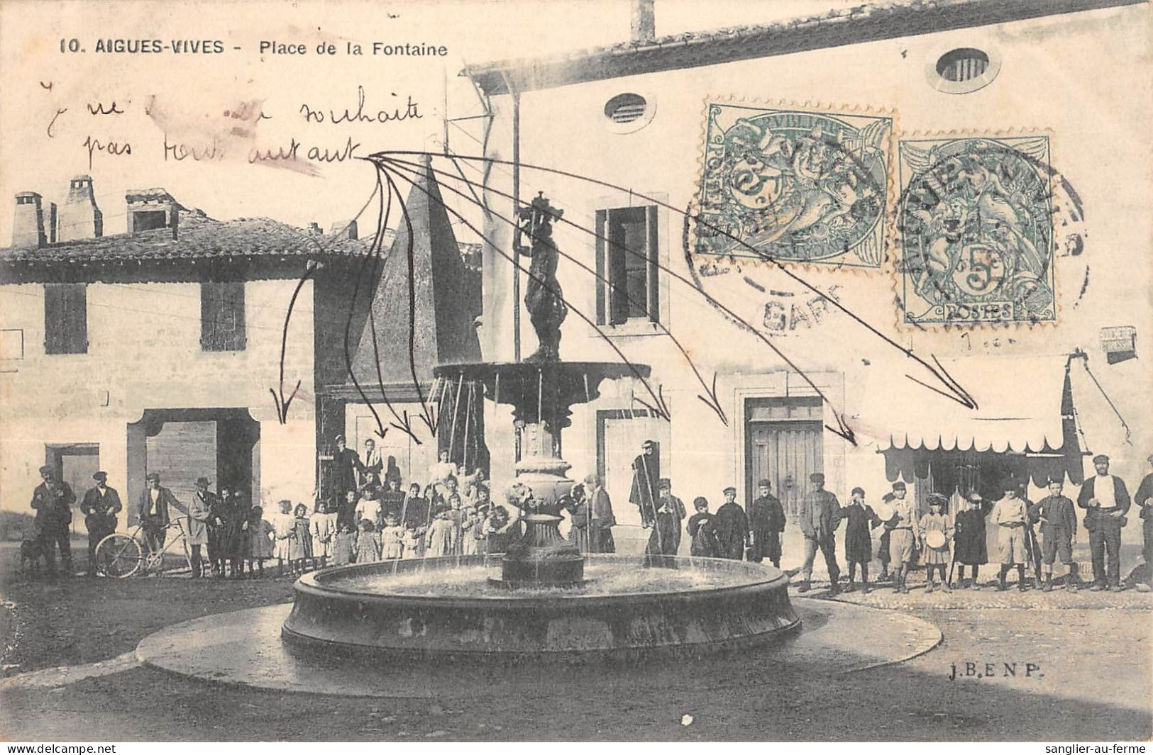 CPA 34 AIGUES VIVES PLACE DE LA FONTAINE - Autres & Non Classés