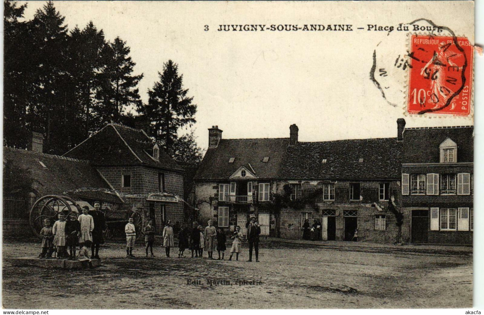 CPA Juvigny Sous Andaine - Place De Bourg (800352) - Juvigny Sous Andaine