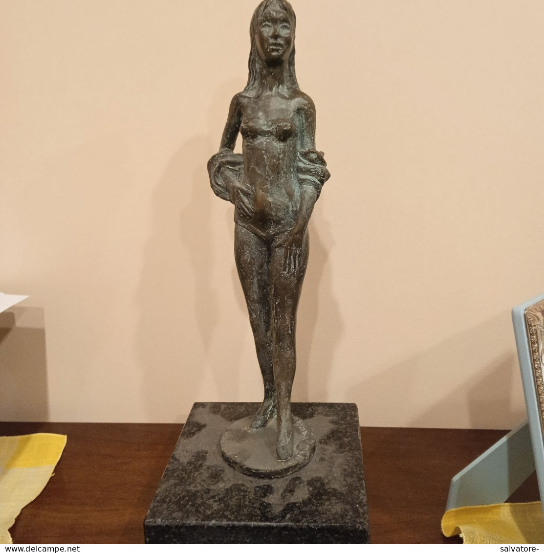 NUDO FEMMINILE IN BRONZO - MARELLARO ARTE VERONA-ALTEZZA 40 CENTIMETRI - LARGHEZZA 12,5 - PESO 7120 GRAMMI - Hedendaagse Kunst