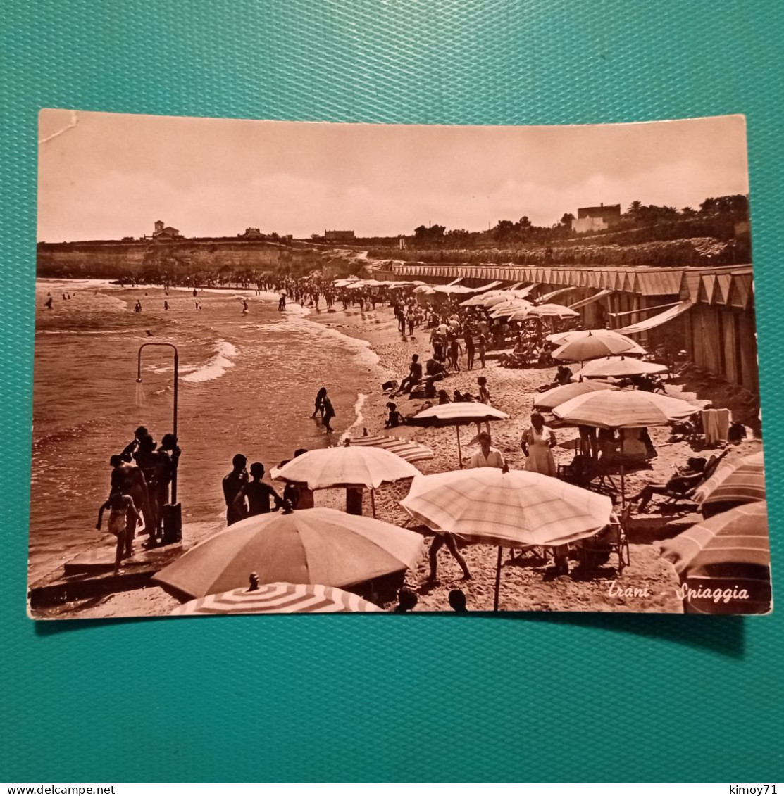 Cartolina Trani - Spiaggia. Viaggiata 1956 - Trani