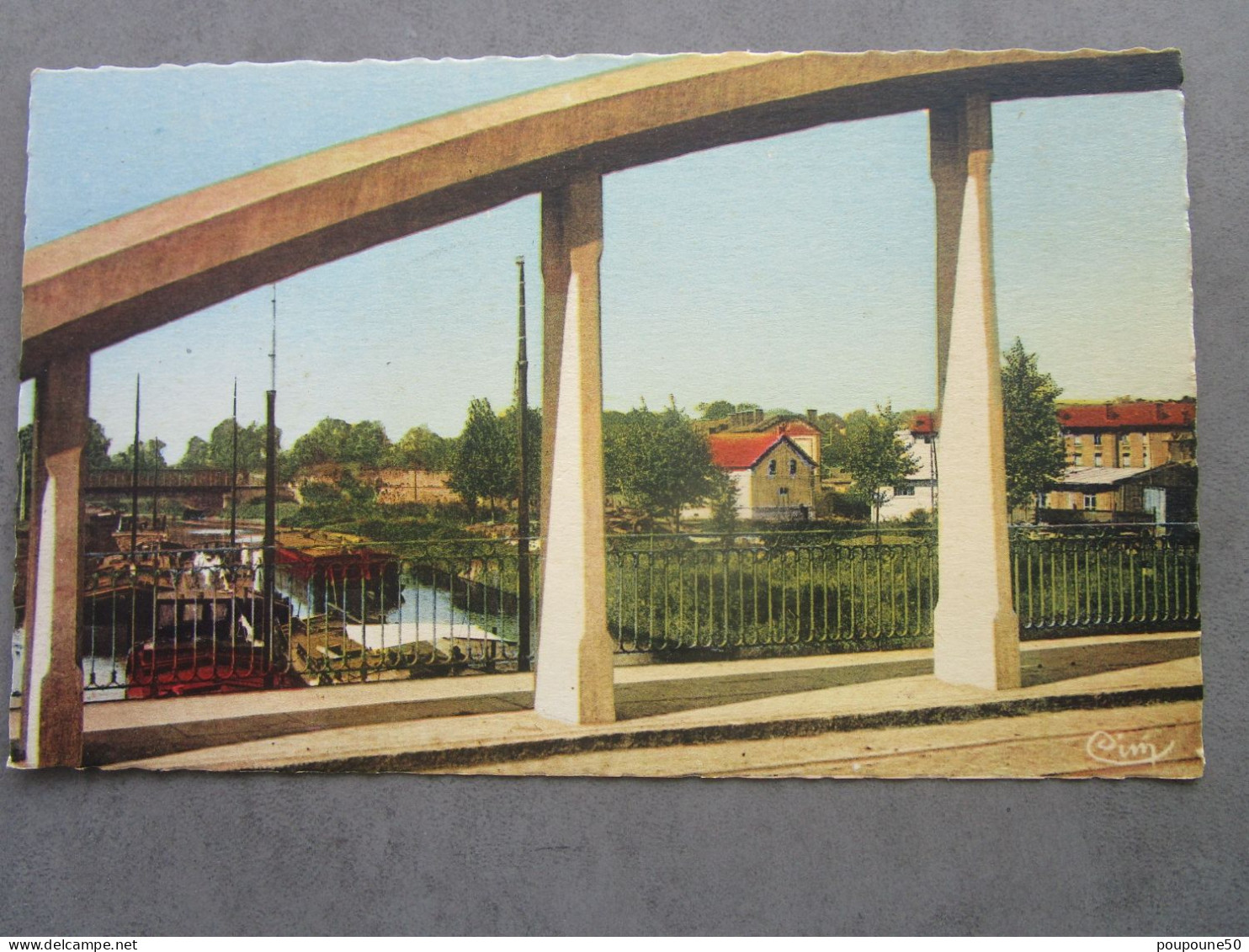 CP 59 Nord CONDE Sur L'ESCAUT - La Ville Vue Sur Le Pont De La Renaissance Le Port Des Péniches Timbrée 1962 - Conde Sur Escaut