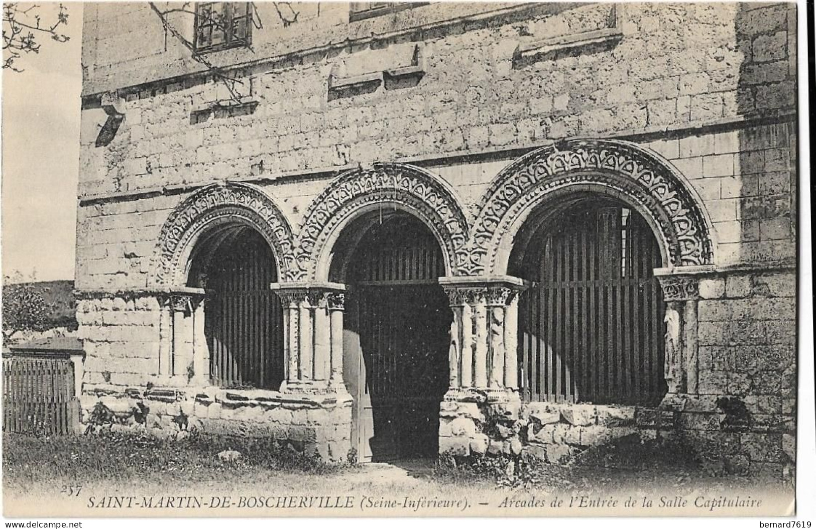 76   Saint  Martin De Boscherville -  Arcades  De L'entree  De La Salle  Capitulaire - Saint-Martin-de-Boscherville