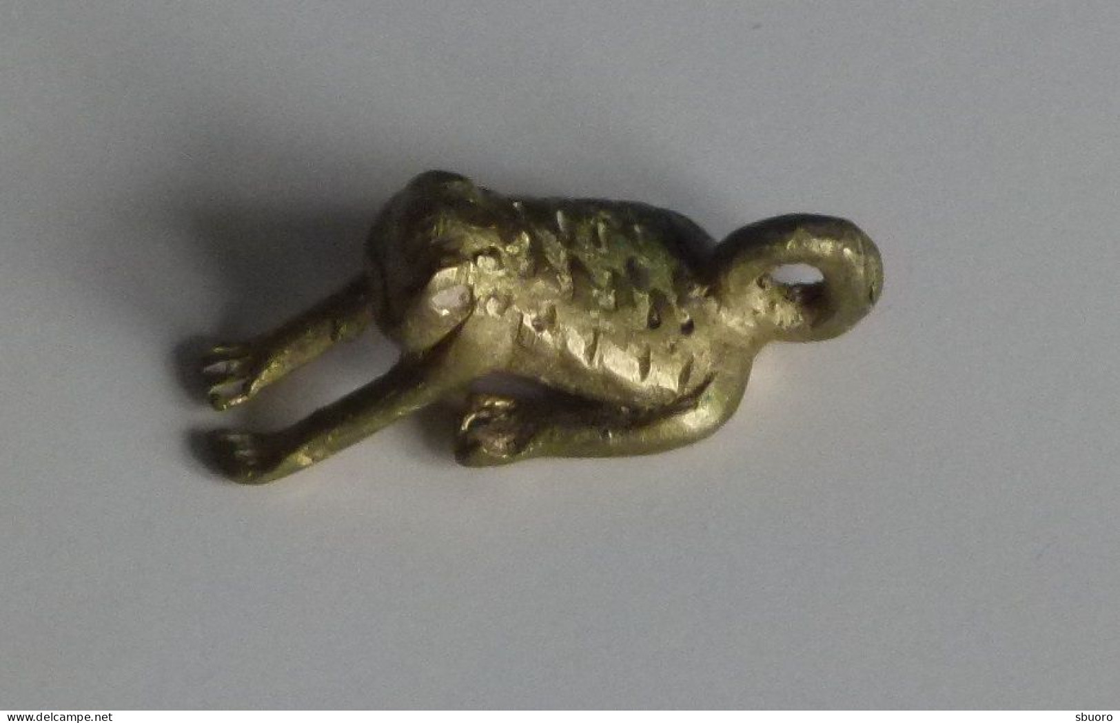 Pendentif En Bronze Béninois. Grenouille ? Frog ? Frosch ? Batracien ? Bénin (ex Dahomey) Bijou Jewel. Longueur 4cm Toad - Ethnics