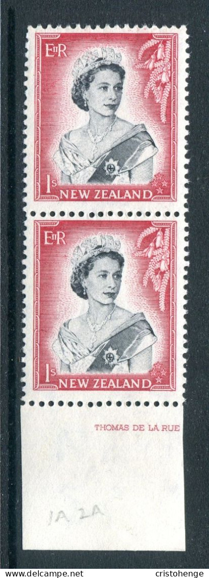 New Zealand 1953-59 QEII Definitives - 1/- Black & Carmine - Die I - Pair MNH (SG 732) - HM In Margin - Neufs