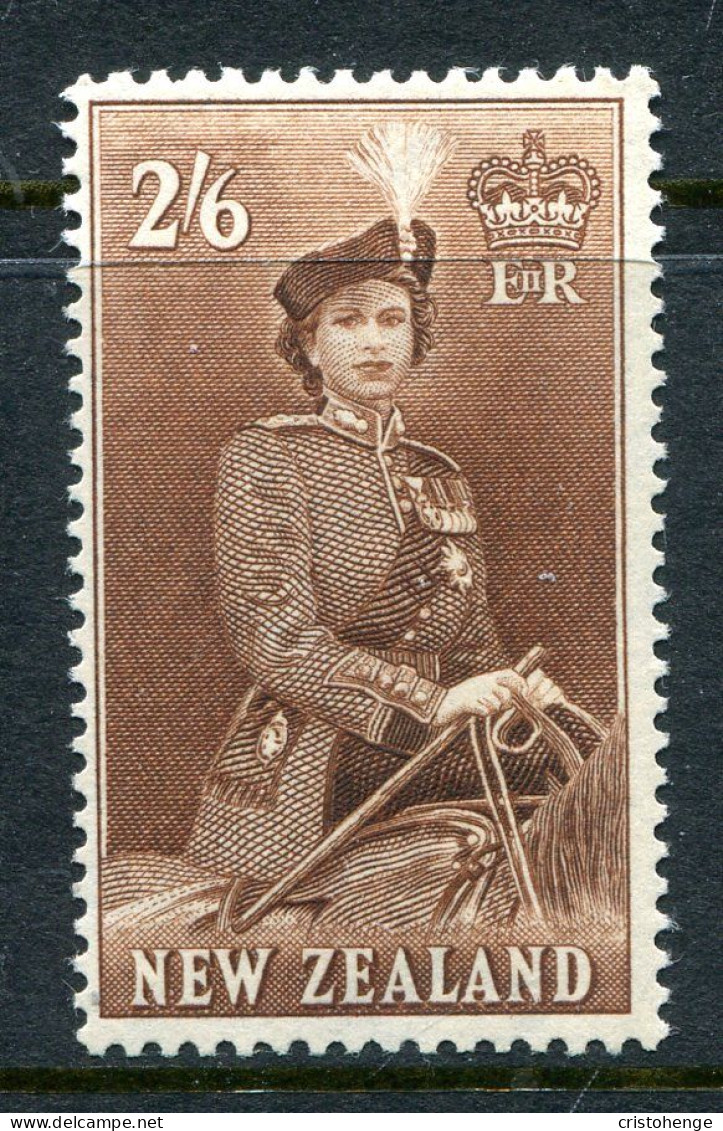 New Zealand 1953-59 QEII Definitives - 2/6 Brown HM (SG 733d) - Neufs