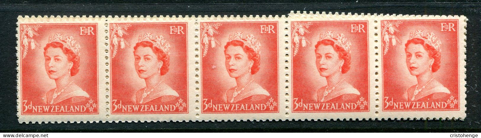 New Zealand 1953-59 QEII Definitives - Coil Strip - 3d Vermilion - Strip Of 17 MNH (SG Unlisted) - Neufs