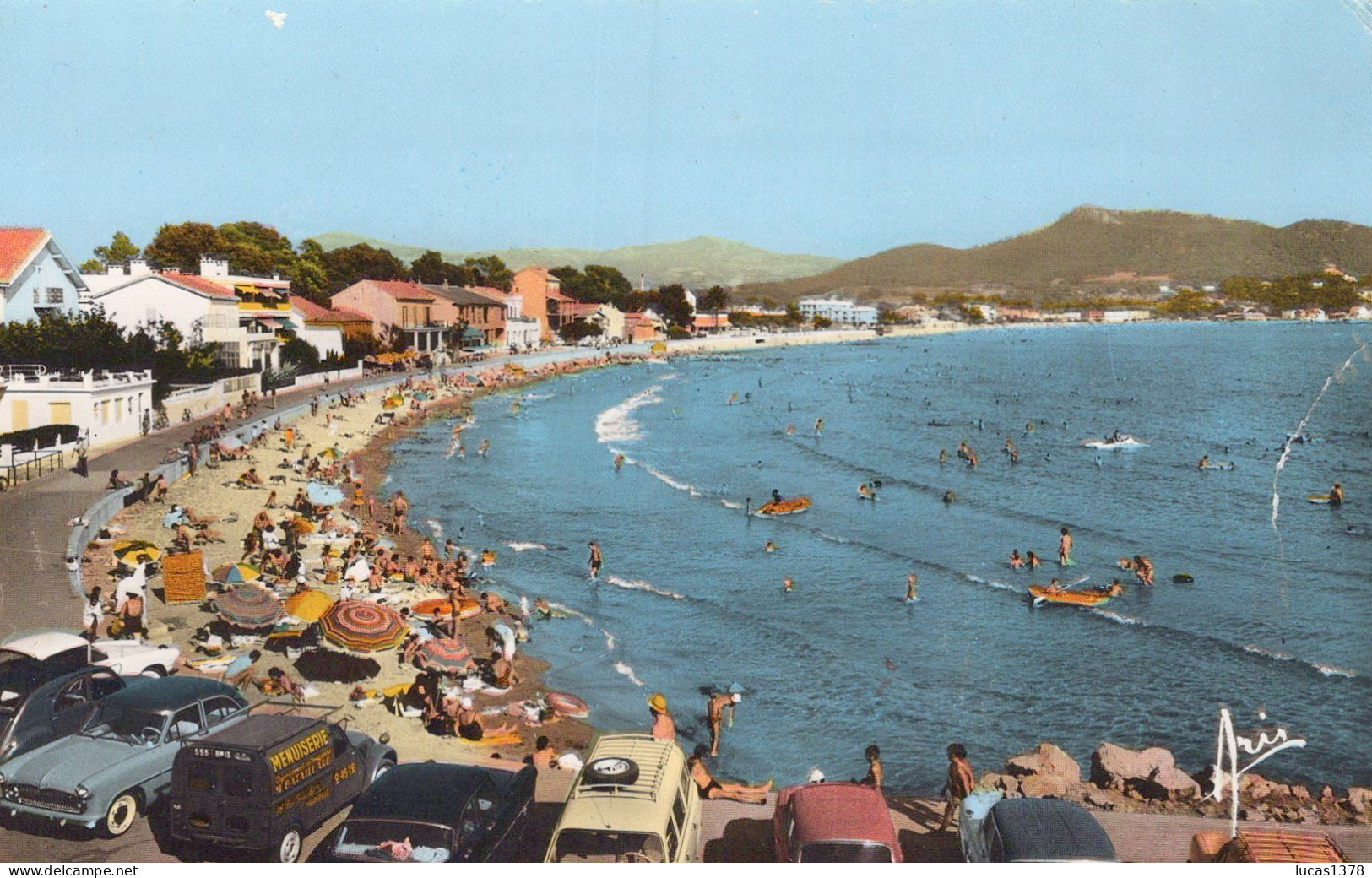 83 / SAINT CYR LES LECQUES / LA PLAGE / VOITURES ANNEES 50.60 - Les Lecques