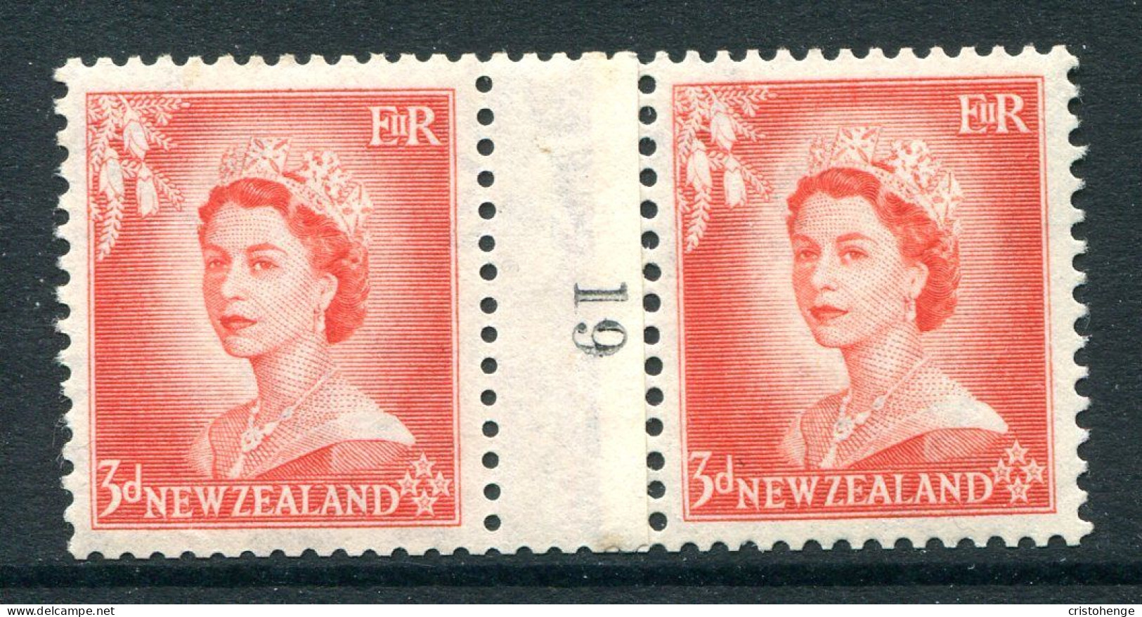 New Zealand 1953-59 QEII Definitives - Coil Pairs - 3d Vermilion - No. 19 - Reading Downwards LHM (SG Unlisted) - Neufs