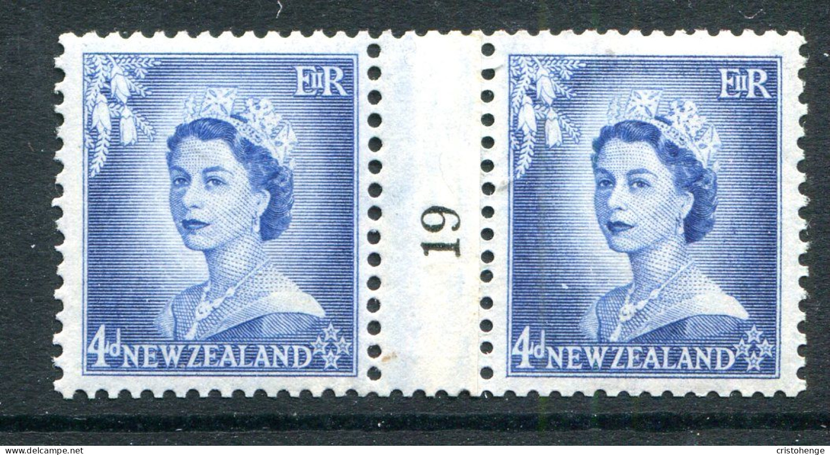 New Zealand 1953-59 QEII Definitives - Coil Pairs - 4d Blue - No. 19 - LHM (SG Unlisted) - Neufs