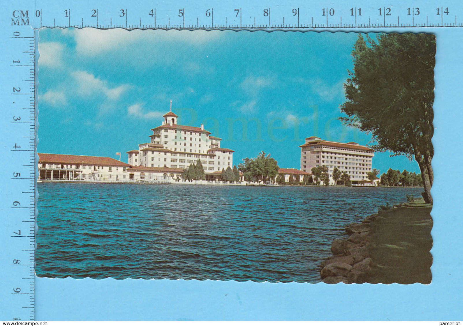 Post-Card, Broadmoor & BroaDmoor South, Colorado Spring USA - Carte Postale - Colorado Springs