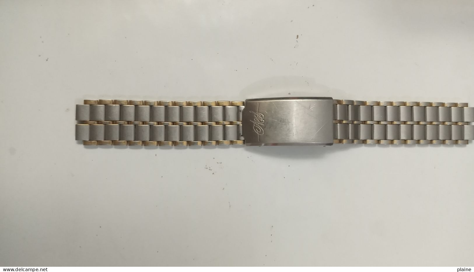 BRACELET DE MONTRE  METALLIQUE " A Et Q ". - Autres & Non Classés