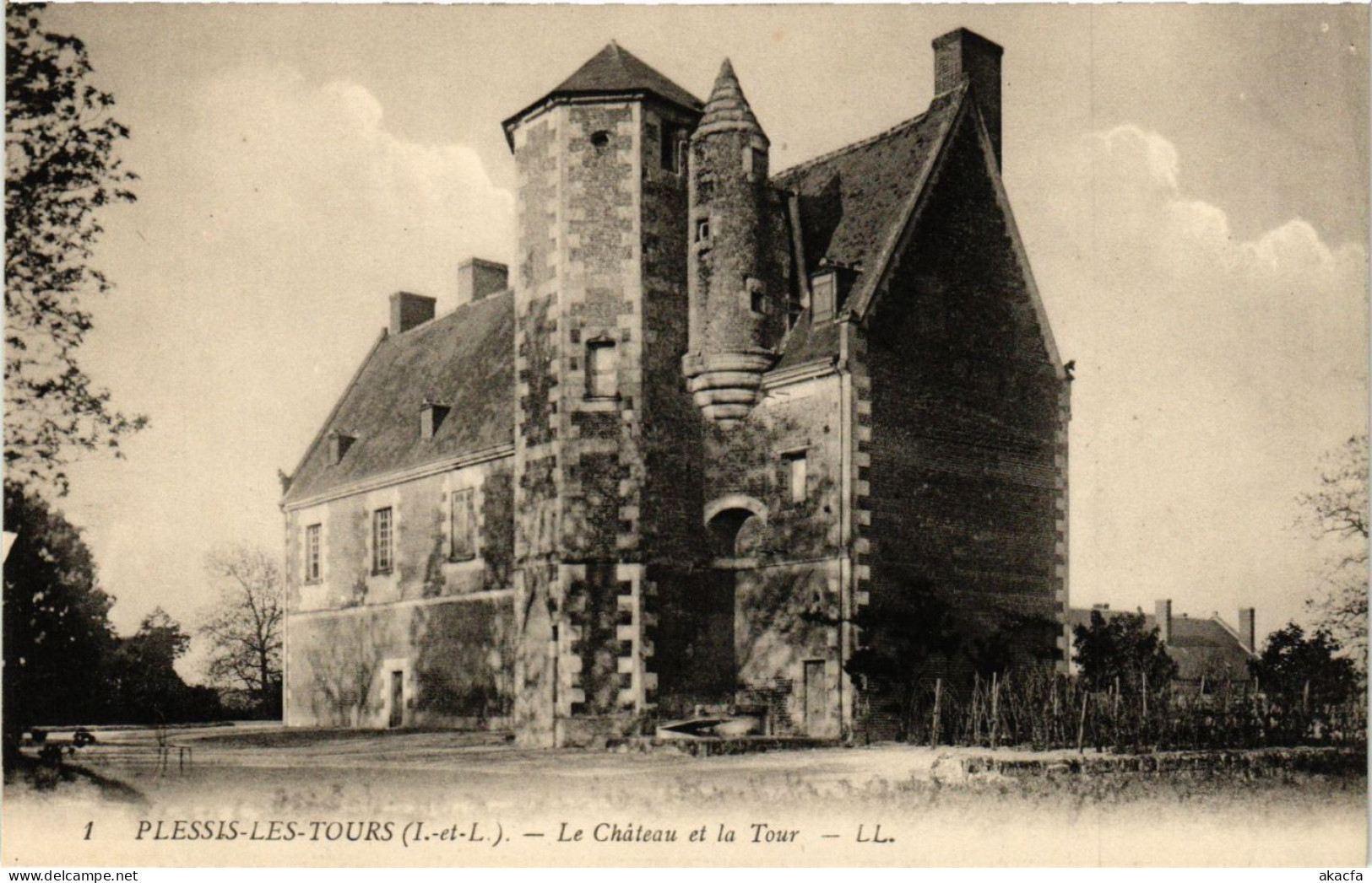 CPA PLESSIS-les-TOURS - Le Chateau Et La Tour (298342) - La Riche