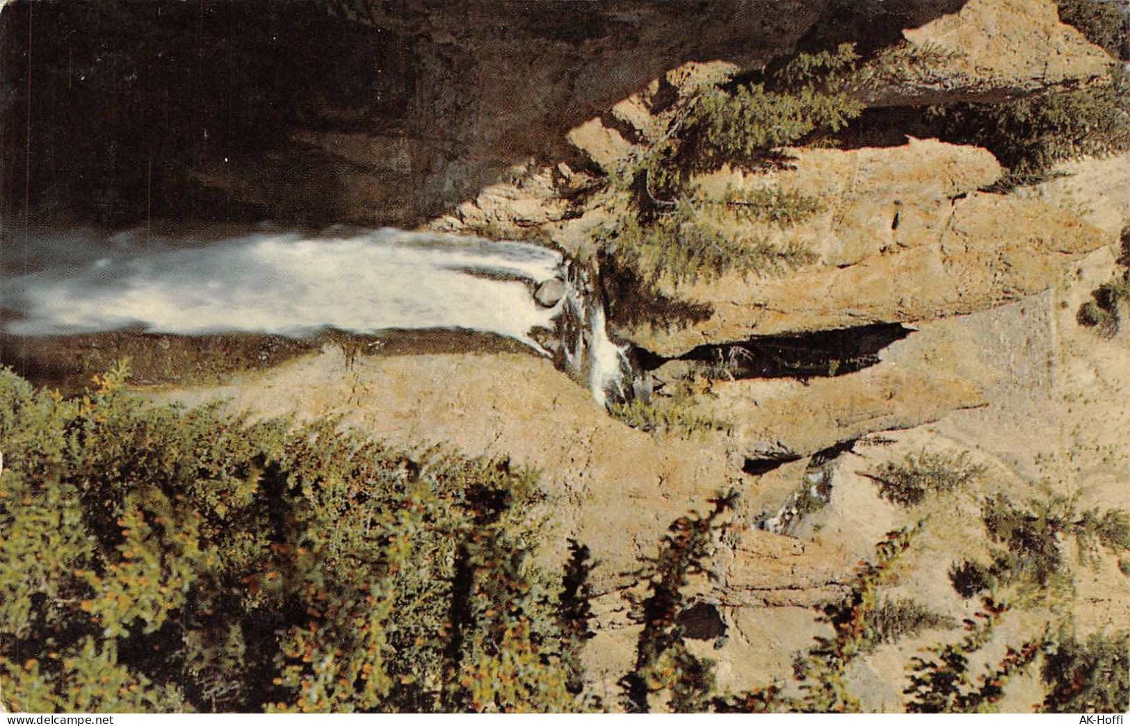 TOWER FALL IN YELLOWSTONE NATIONAL PARK Ngl. (736) - Yellowstone