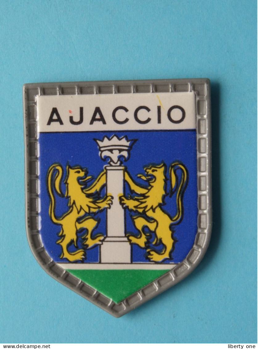 AJACCIO ( Chocolat LANVIN ) Blason > Villes De FRANCE ( 5 X 4 Cm. ) ! - Schokolade