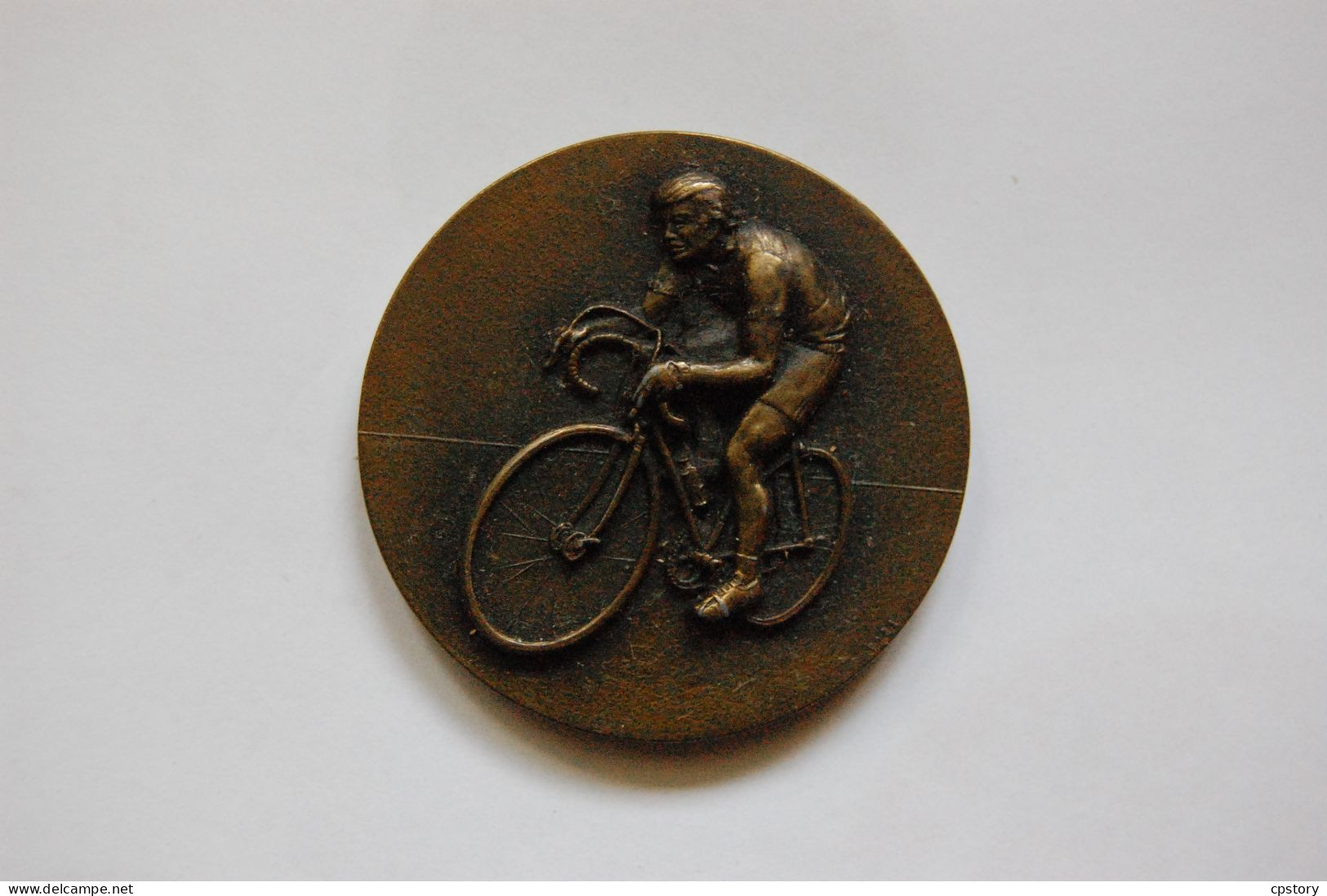 CYCLISME -- > MAGNIFIQUE MEDAILLE Pour P.P. DESSEIGNE - Gravure Vano En Relief - Vélo Bicyclette - Cyclisme