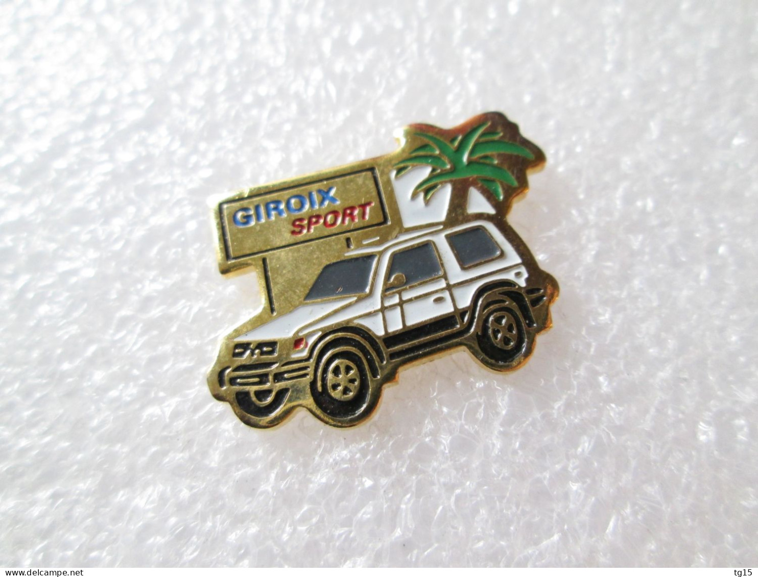 PIN'S    GIROIX  SPORT  MITSUBISHI PAJERO - Mitsubishi