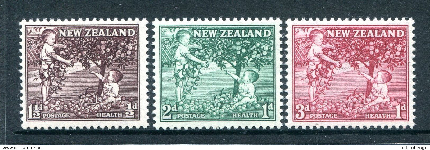 New Zealand 1956 Health - Children Picking Apples Set HM (SG 755-757) - Ongebruikt