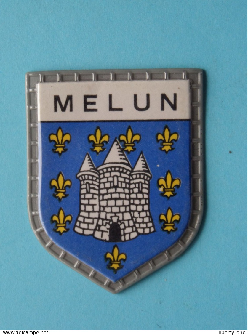 MELUN ( Chocolat LANVIN ) Blason > Villes De FRANCE ( 5 X 4 Cm. ) ! - Chocolate