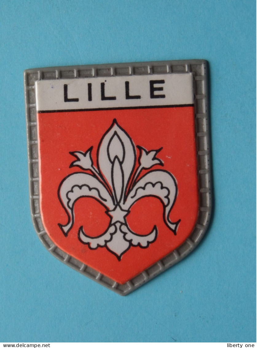 LILLE ( Chocolat LANVIN ) Blason > Villes De FRANCE ( 5 X 4 Cm. ) ! - Schokolade