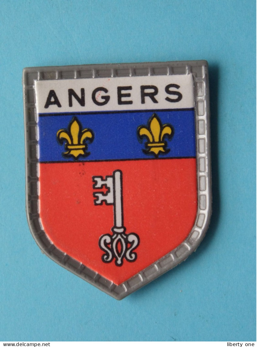 ANGERS ( Chocolat LANVIN ) Blason > Villes De FRANCE ( 5 X 4 Cm. ) ! - Chocolat