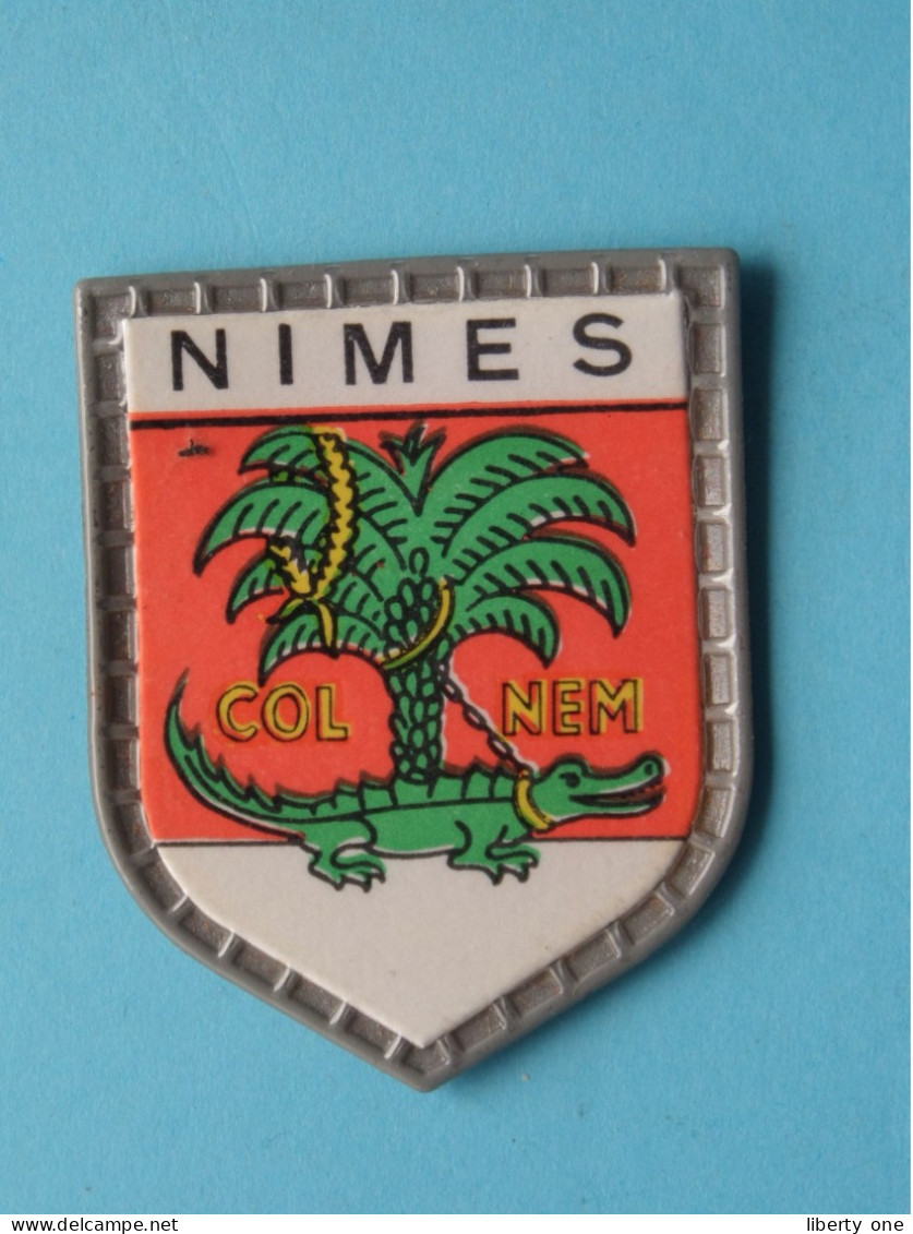 NIMES ( Chocolat LANVIN ) Blason > Villes De FRANCE ( 5 X 4 Cm. ) ! - Schokolade