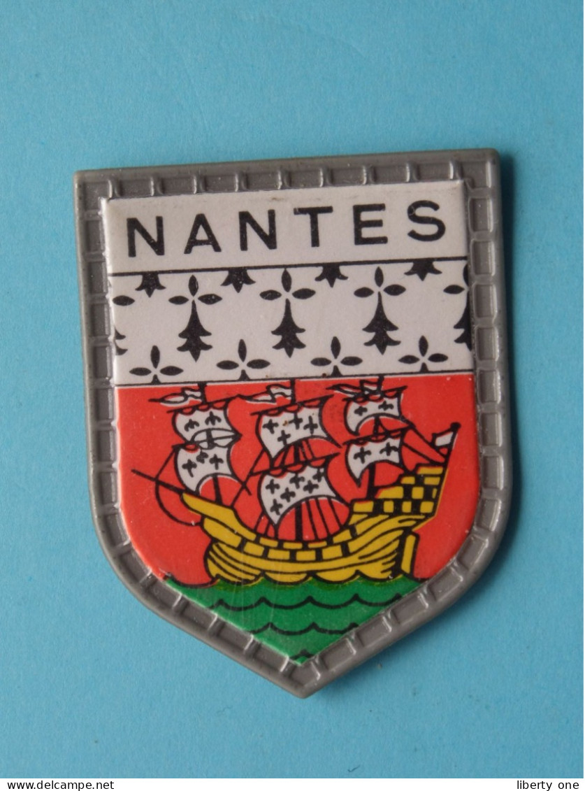 NANTES ( Chocolat LANVIN ) Blason > Villes De FRANCE ( 5 X 4 Cm. ) ! - Cioccolato