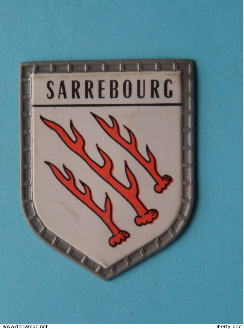 SARREBOURG ( Chocolat LANVIN ) Blason > Villes De FRANCE ( 5 X 4 Cm. ) ! - Chocolade